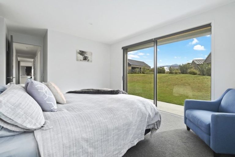 Photo of property in 6 Pendeen Crescent, Jacks Point, Queenstown, 9371