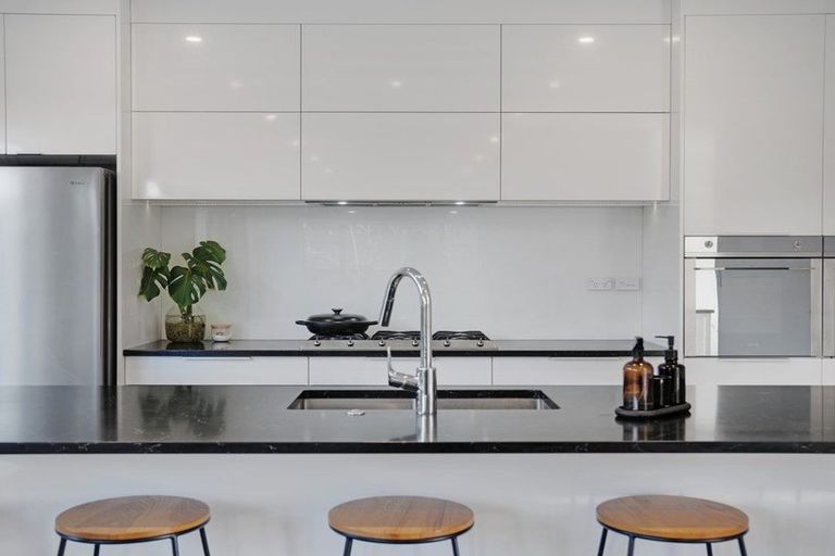 Photo of property in 26 Papa Orchard Drive, Kumeu, 0810