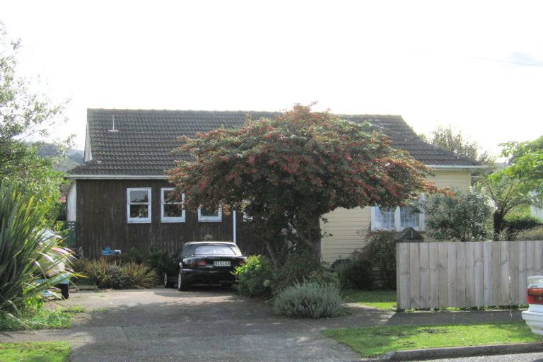 Photo of property in 1 Welch Grove, Taita, Lower Hutt, 5011