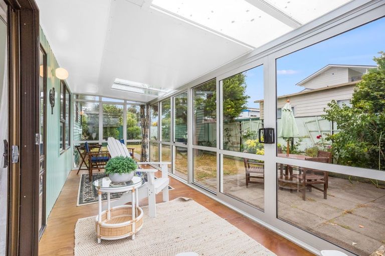 Photo of property in 16 Morning View, Titahi Bay, Porirua, 5022