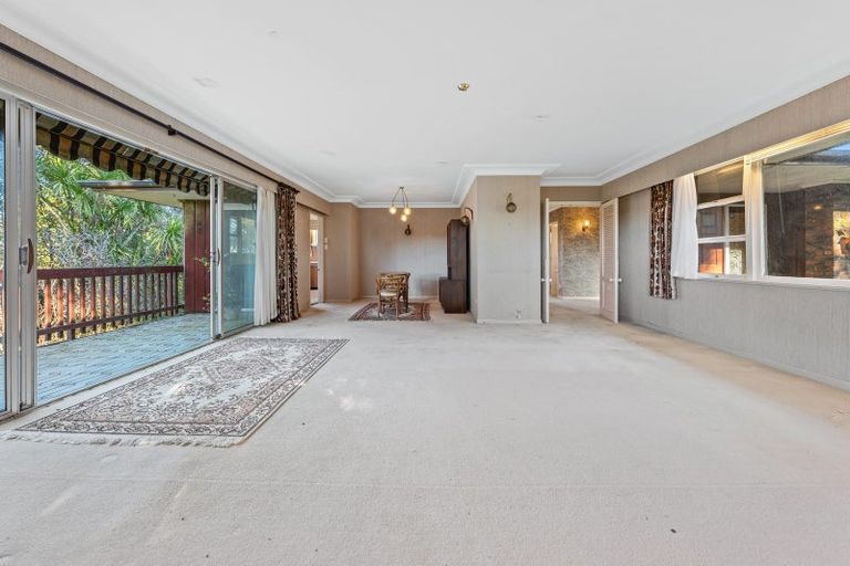 Photo of property in 1090 Scenic Drive North, Swanson, Auckland, 0816