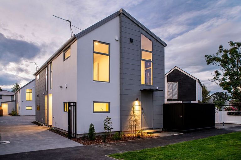 Photo of property in 4/65 Thackeray Place, Waltham, Christchurch, 8023