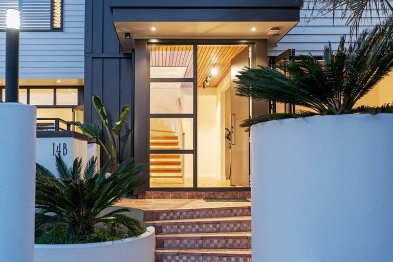 Photo of property in 14b Alfred Street, Northcote Point, Auckland, 0627