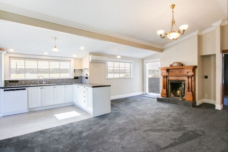 Photo of property in 32 Milton Road, Bluff Hill, Napier, 4110