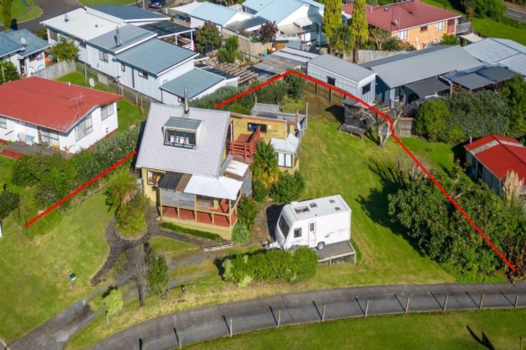 Photo of property in 111 Tirohanga Drive, Whangamata, 3620