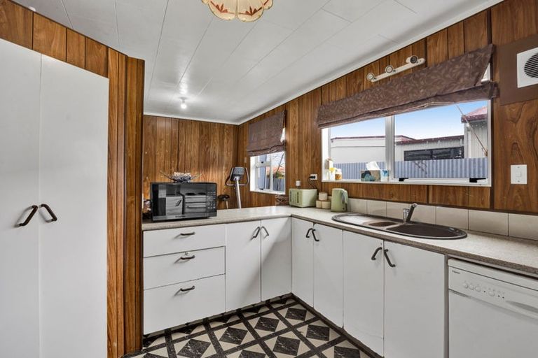 Photo of property in 1 County Drive, Hawera, 4610