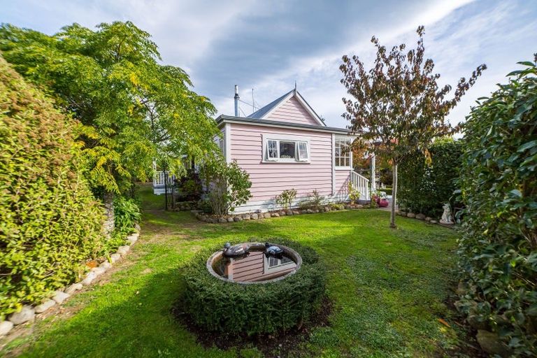 Photo of property in 10 Cotter Street, Greytown, 5712