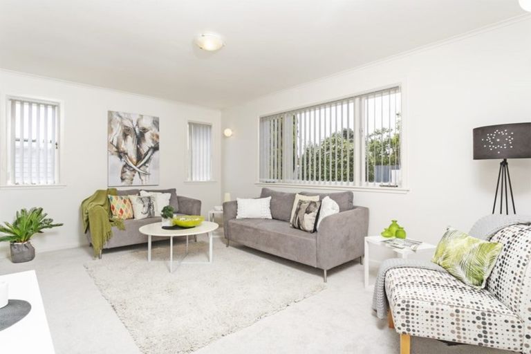Photo of property in 1/5 Woodside Road, Manurewa, Auckland, 2102