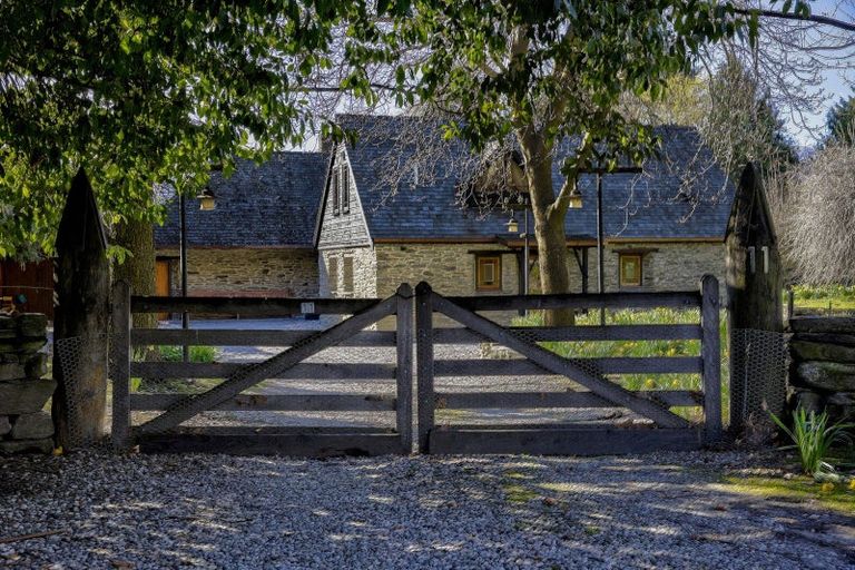 Photo of property in 11 Arrowtown-lake Hayes Road, Lake Hayes, Queenstown, 9371