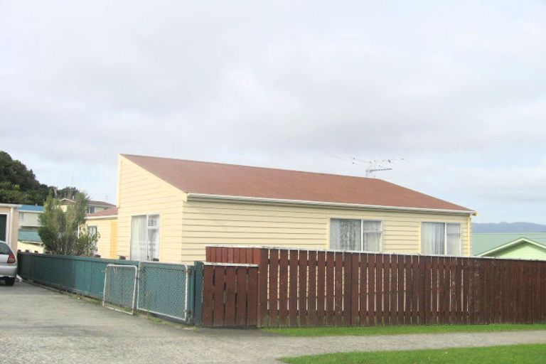 Photo of property in 212 Dowse Drive, Maungaraki, Lower Hutt, 5010