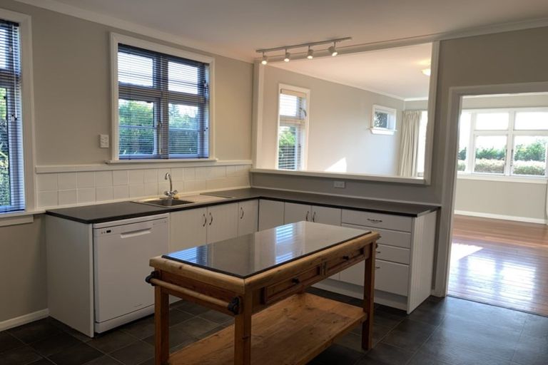 Photo of property in 1 Trig Hill Terrace, Waikanae Beach, Waikanae, 5036