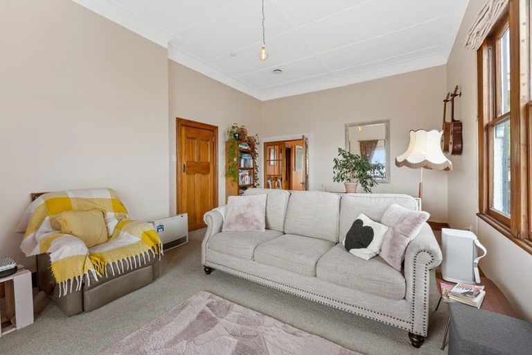 Photo of property in 32 Hipango Terrace, Durie Hill, Whanganui, 4500