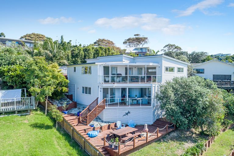 Photo of property in 90 Shakespear Road, Army Bay, Whangaparaoa, 0930