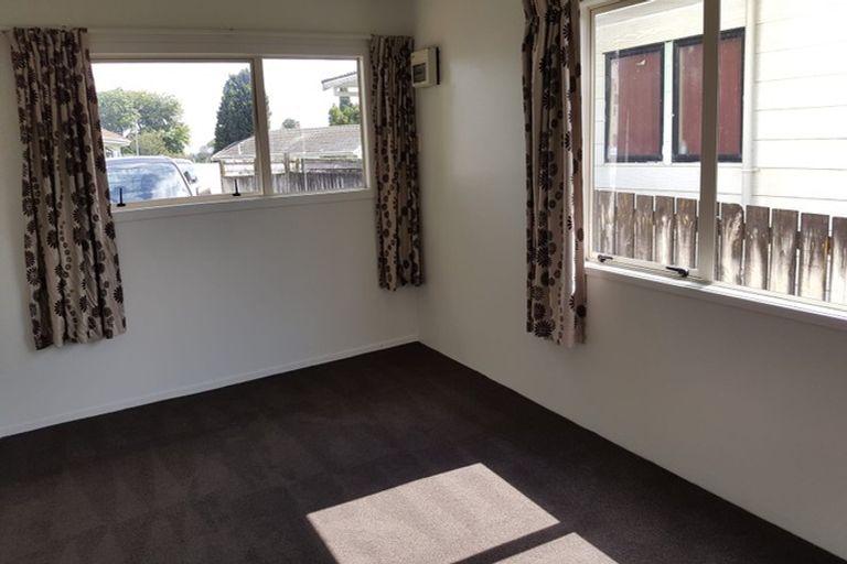 Photo of property in 2/20 Glenlea Place, Flat Bush, Auckland, 2019