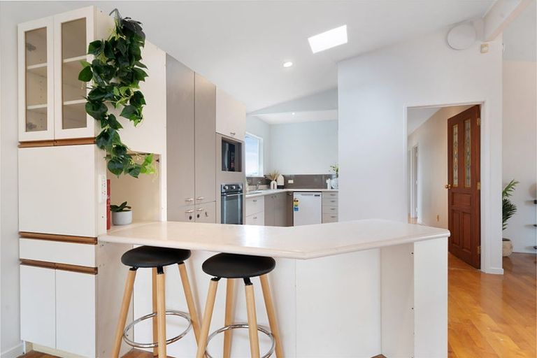 Photo of property in 174 Don Buck Road, Massey, Auckland, 0614