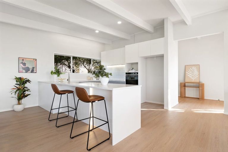 Photo of property in 137 Albany Highway, Unsworth Heights, Auckland, 0632