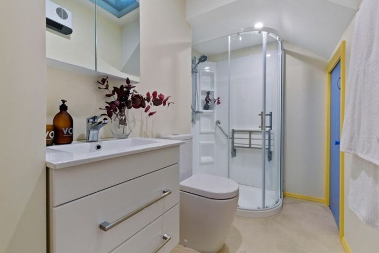 Photo of property in 186 Oriental Parade, Oriental Bay, Wellington, 6011