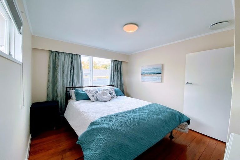 Photo of property in 4 Chudleigh Grove, Churton Park, Wellington, 6037