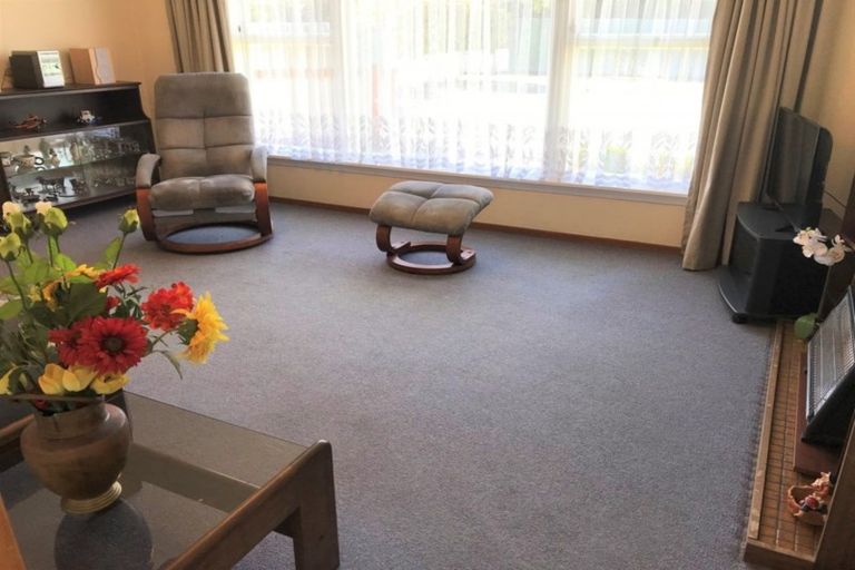 Photo of property in 3 Huia Place, Levin, 5510