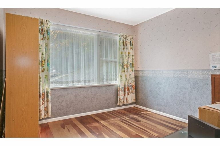 Photo of property in 10 Faris Crescent, Wainuiomata, Lower Hutt, 5014