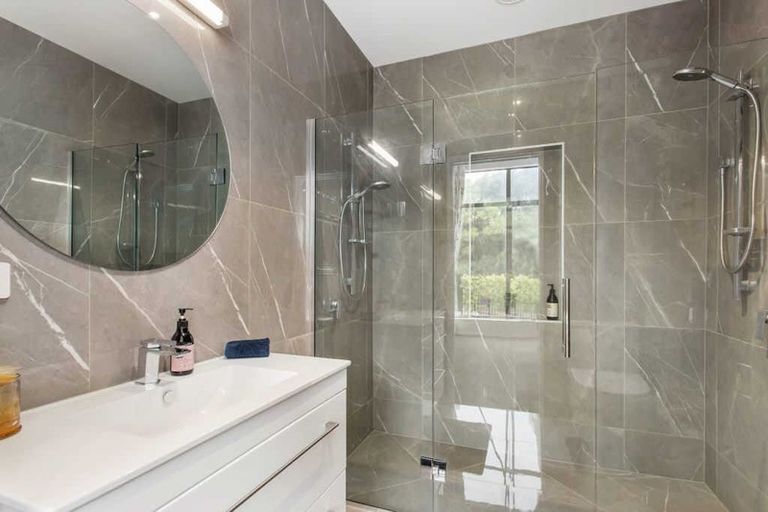 Photo of property in 1 Vista Place, Huntsbury, Christchurch, 8022