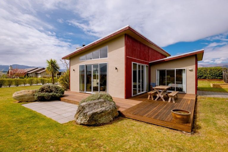 Photo of property in 29 Frye Crescent, Albert Town, Wanaka, 9305