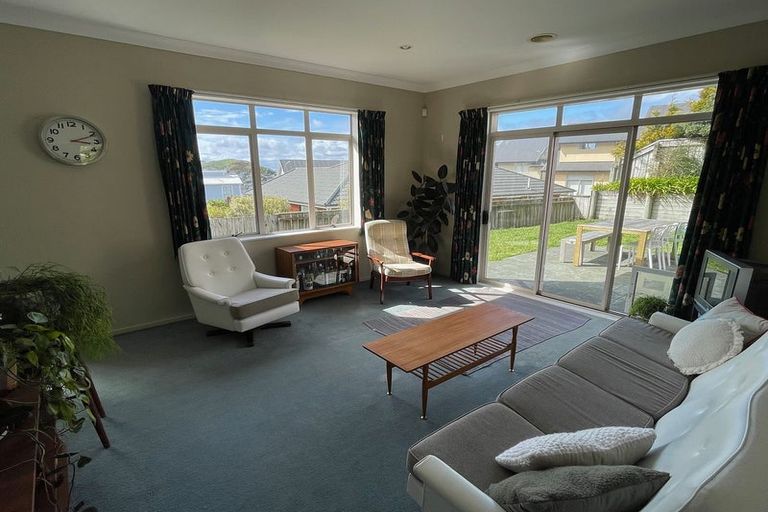 Photo of property in 35 Erlestoke Crescent, Churton Park, Wellington, 6037