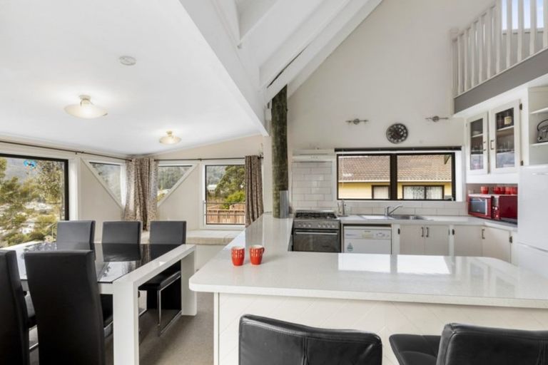 Photo of property in 7 Fenchurch Grove, Stokes Valley, Lower Hutt, 5019