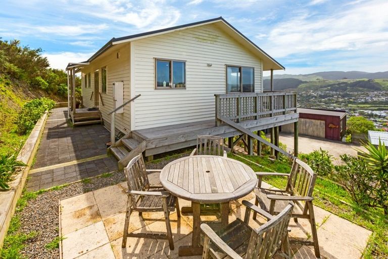 Photo of property in 14 Chastudon Place, Tawa, Wellington, 5028