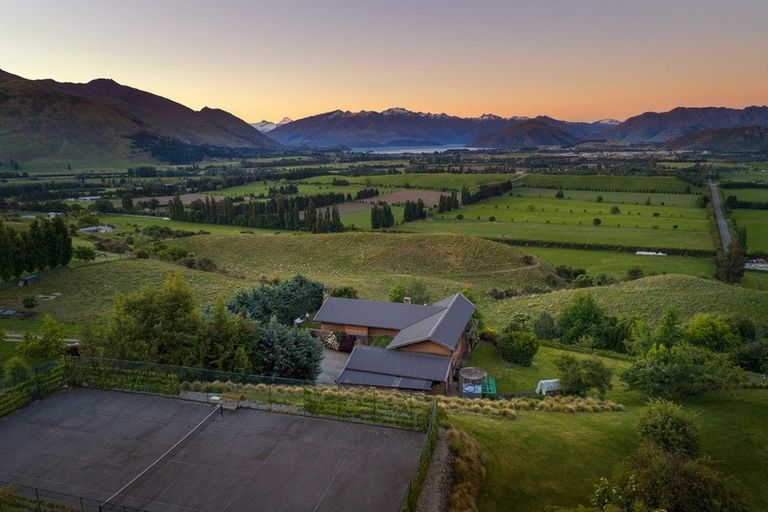 Photo of property in 711 Mount Barker Road, Wanaka, 9382