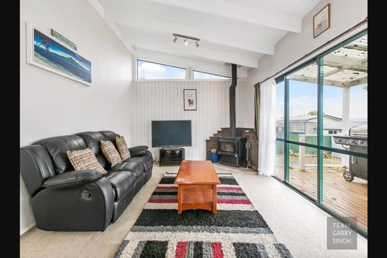 Photo of property in 33 Roseanne Road, Manurewa, Auckland, 2102