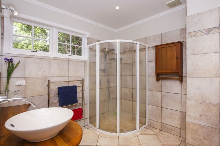 Photo of property in 68 Waima Crescent, Titirangi, Auckland, 0604