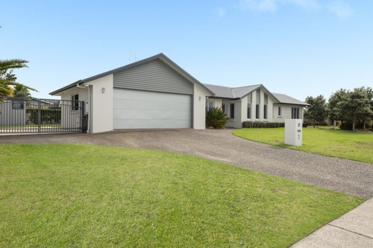 Photo of property in 2 Lamia Grove, Papamoa Beach, Papamoa, 3118