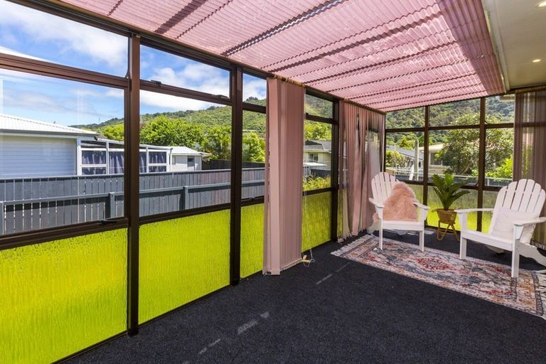 Photo of property in 15 Haylock Grove, Totara Park, Upper Hutt, 5018