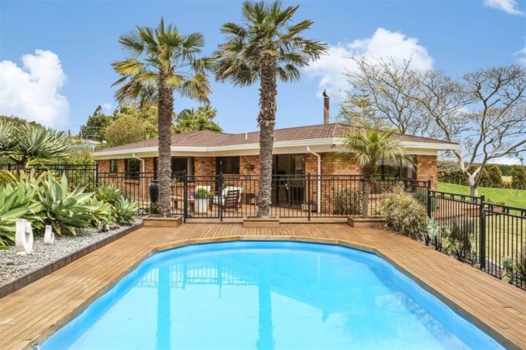 Photo of property in 366 Waiuku Road, Puni, Pukekohe, 2678