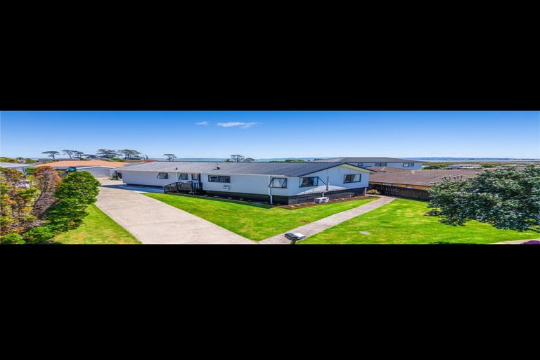 Photo of property in 225 Finlayson Avenue, Clendon Park, Auckland, 2103