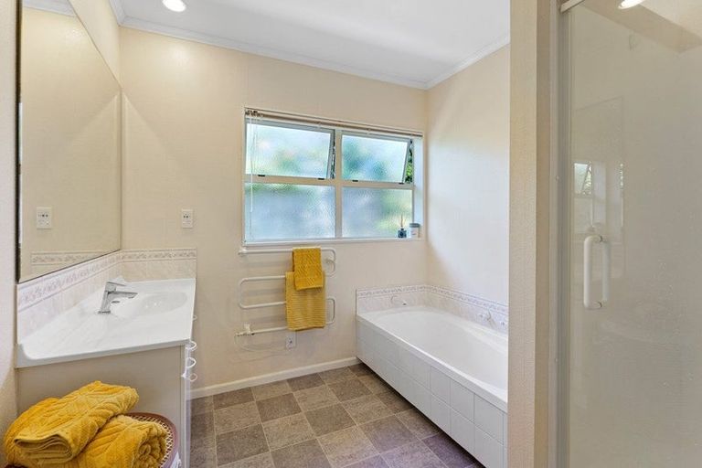 Photo of property in 308a Te Moana Road, Waikanae, 5036