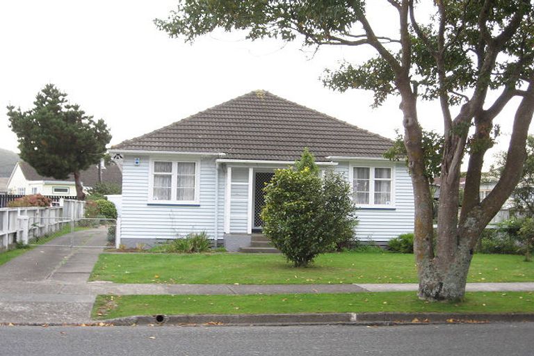 Photo of property in 25 Chapman Crescent, Naenae, Lower Hutt, 5011