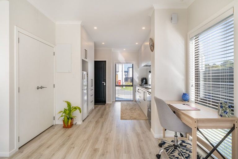 Photo of property in 5 Gloaming Lane, Wallaceville, Upper Hutt, 5018