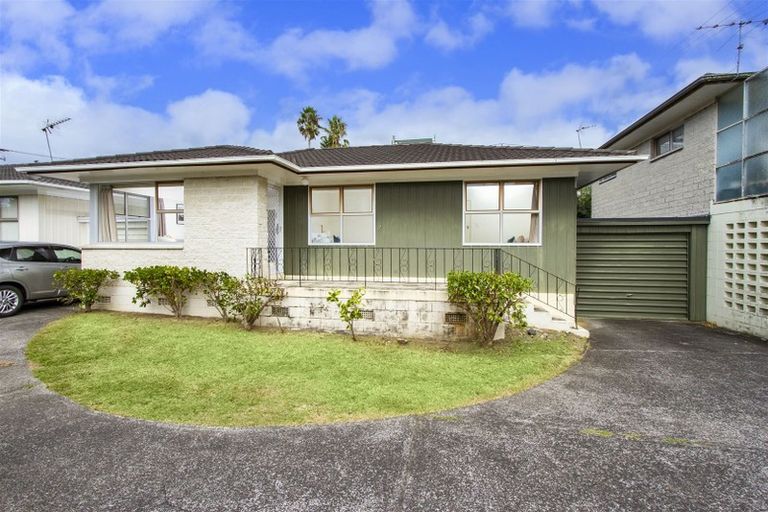 Photo of property in 2/48 Taharoto Road, Takapuna, Auckland, 0622