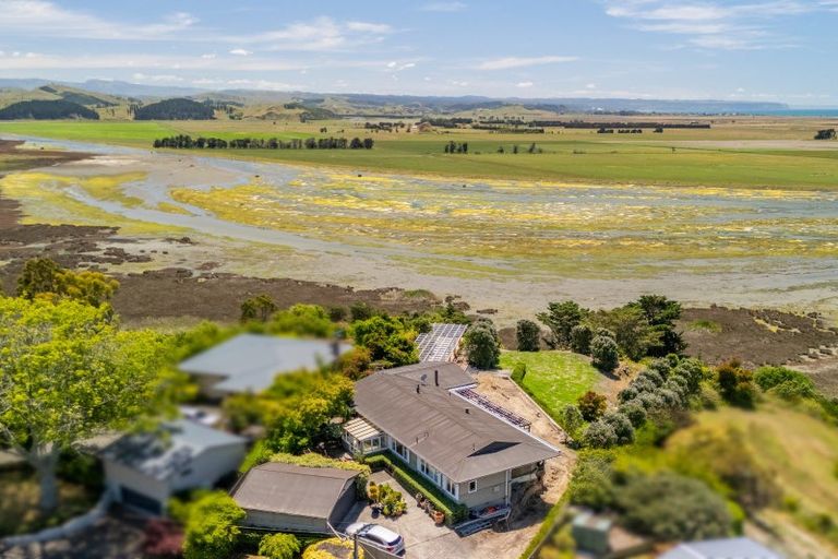 Photo of property in 290 Poraiti Road, Poraiti, Napier, 4182