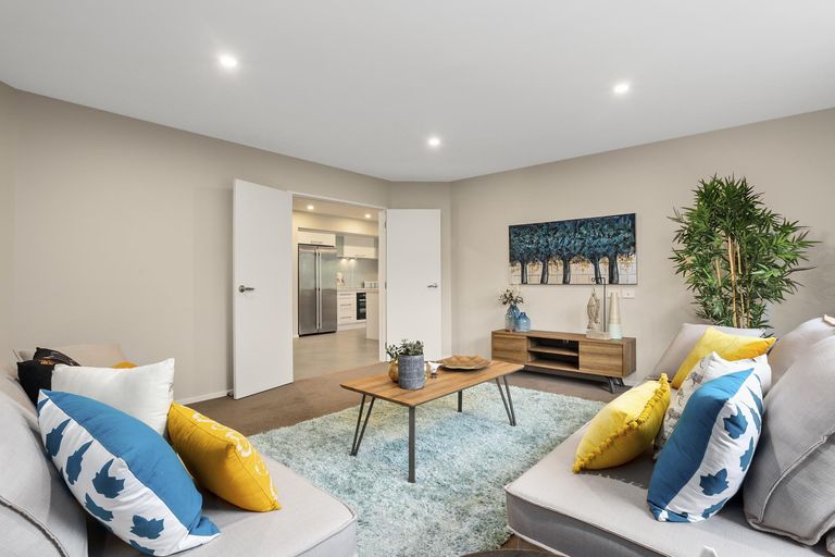 Photo of property in 31a Cliff View Drive, Green Bay, Auckland, 0604