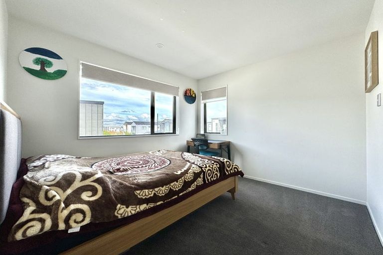 Photo of property in 38 Parahau Road, Papakura, 2110