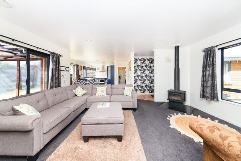 Photo of property in 155 Schnell Drive, Kelvin Grove, Palmerston North, 4414