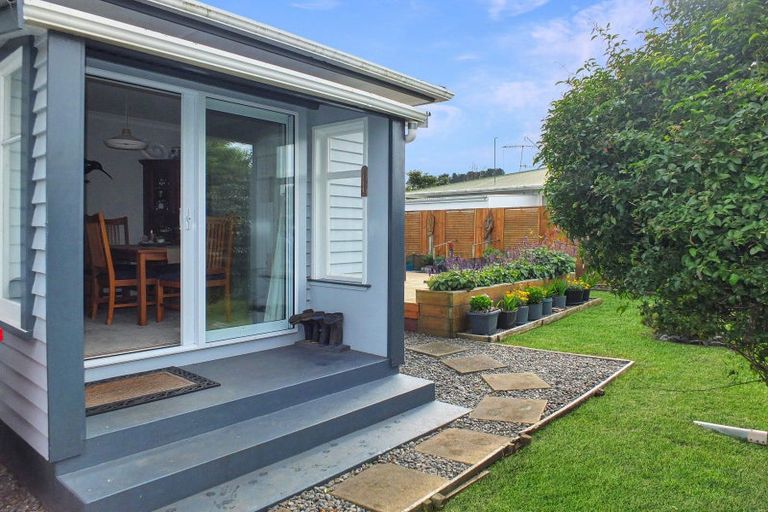 Photo of property in 28 Ladys Mile, Foxton, 4814