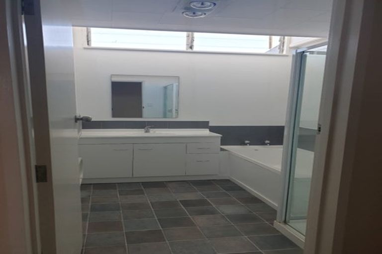 Photo of property in 2/8 Kauri Street, Taradale, Napier, 4112