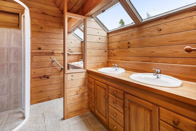 Photo of property in 19 Kowhai Road, Mairangi Bay, Auckland, 0630