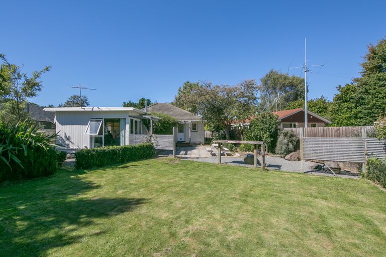 Photo of property in 46 Hawthornden Road, Avonhead, Christchurch, 8042