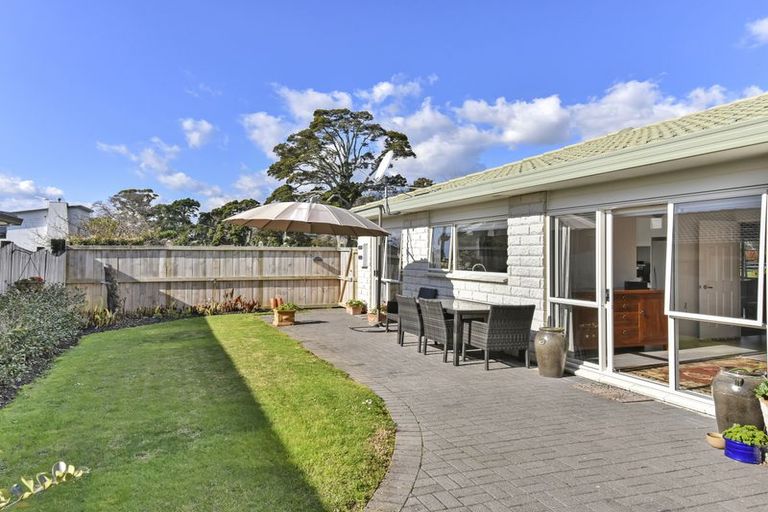 Photo of property in 1 Tolvah Place, Wattle Downs, Auckland, 2103
