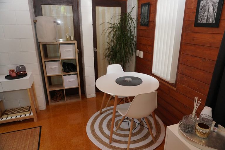 Photo of property in 5a Pohutukawa Avenue, Shelly Park, Auckland, 2014